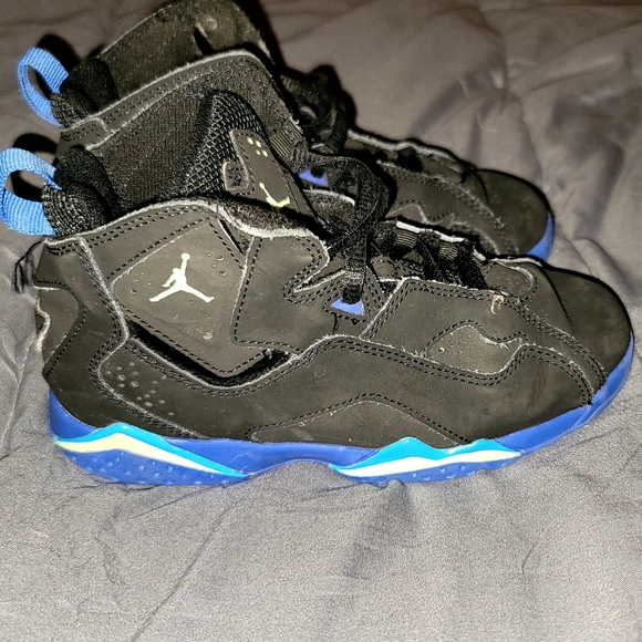 Jordan True Flight Black/Barely Volt-Hyper Royal 13.5 - Picture 5 of 8